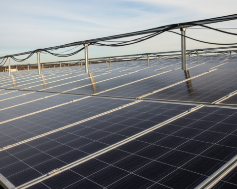 L'Estrémadure lance une centrale solaire de 50 MW avec 21 millions d'euros d'investissement à Villa del Campo.