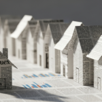 La Banque d'Espagne souligne le dynamisme de l'économie mais relève le déficit de logements à 750 000 maisons.