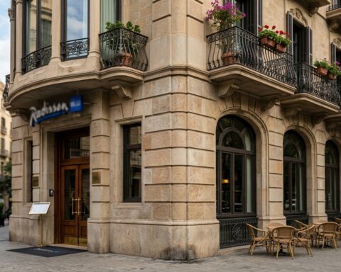 Union Investment met en vente l'hôtel Radisson Blu de Barcelone pour 90 millions d'euros.